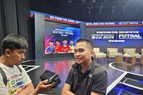 Tentu, berikut beberapa judul alternatif untuk "Turnamen Game of Society" yang berfokus pada tema "ajang pencarian bakat Klub Liga 1":

1. "Liga 1: Ajang Bakat Terbaik dalam Game of Society"
2. "Mencari Bintang: Kejutan Pencarian Bakat di Liga 1"
3. "Game of Society: Kompetisi Pencarian Bakat untuk Klub Liga 1"
4. "Bakat Muda: Turnamen Pencarian Bintang Liga 1"
5. "Liga 1 Talent Quest: Dari Game of Society ke Lapangan"
6. "Pencarian Bakat Liga 1: Turnamen Game of Society"
7. "Ajang Talenta Liga 1: Temukan Jagoan di Game of Society"
8. "Game of Society: Ajang Mencari Talenta Klub Liga 1"

Semoga bermanfaat!