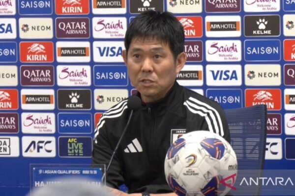 Berikut beberapa alternatif judul yang bisa digunakan:

1. "Moriyasu Angkat Bicara Tentang Kontribusi Jay Idzes di Timnas Indonesia"
2. "Peran Krusial Jay Idzes: Sorotan Moriyasu di Skuad Timnas Indonesia"
3. "Moriyasu Tampilkan Pengaruh Jay Idzes dalam Strategi Timnas Indonesia"
4. "Jay Idzes: Bintang Timnas Indonesia Menurut Moriyasu"
5. "Menggali Peran Jay Idzes: Pandangan Moriyasu Terhadap Timnas Indonesia"

Silakan pilih atau modifikasi sesuai kebutuhan!